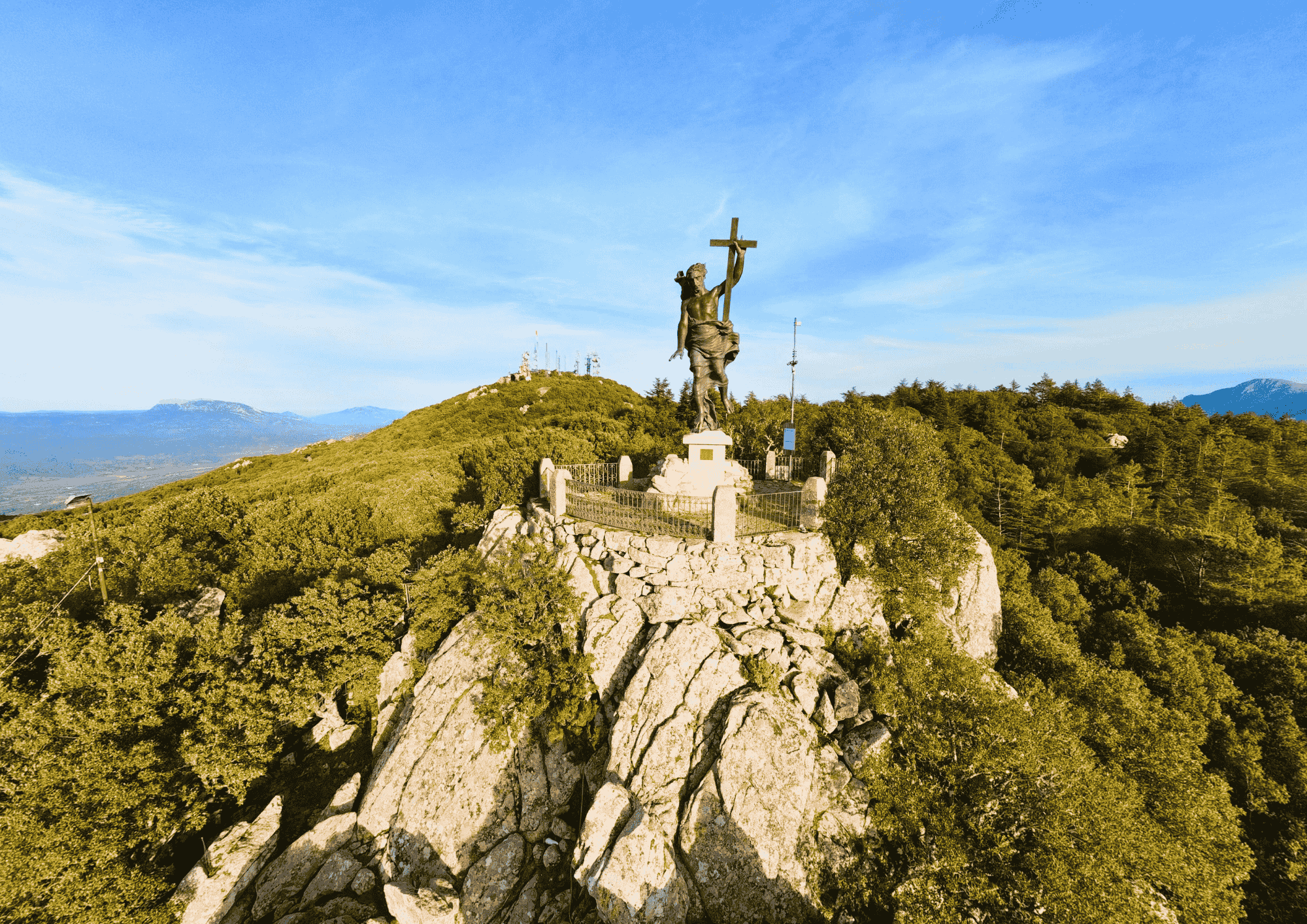 THE REDEEMER’S HEIGHT (1)